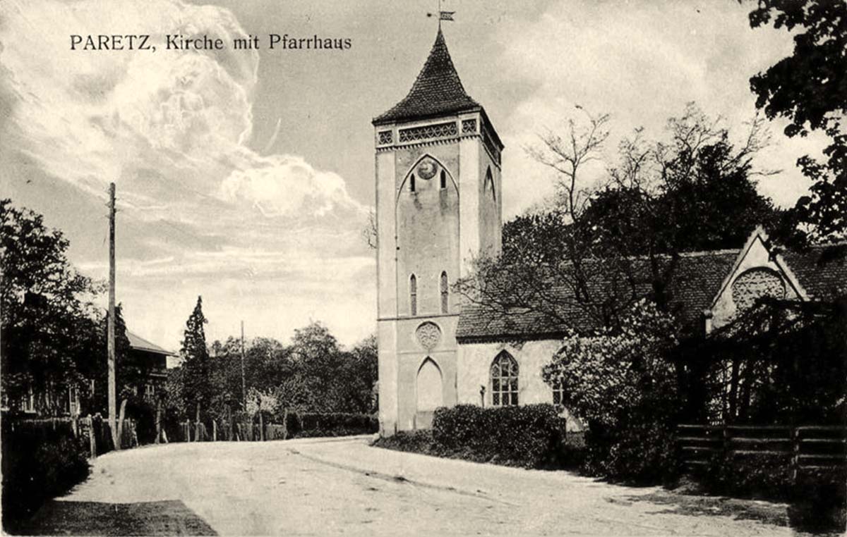 Ketzin (Havel). Paretz - Kirche mit Pfarrhaus