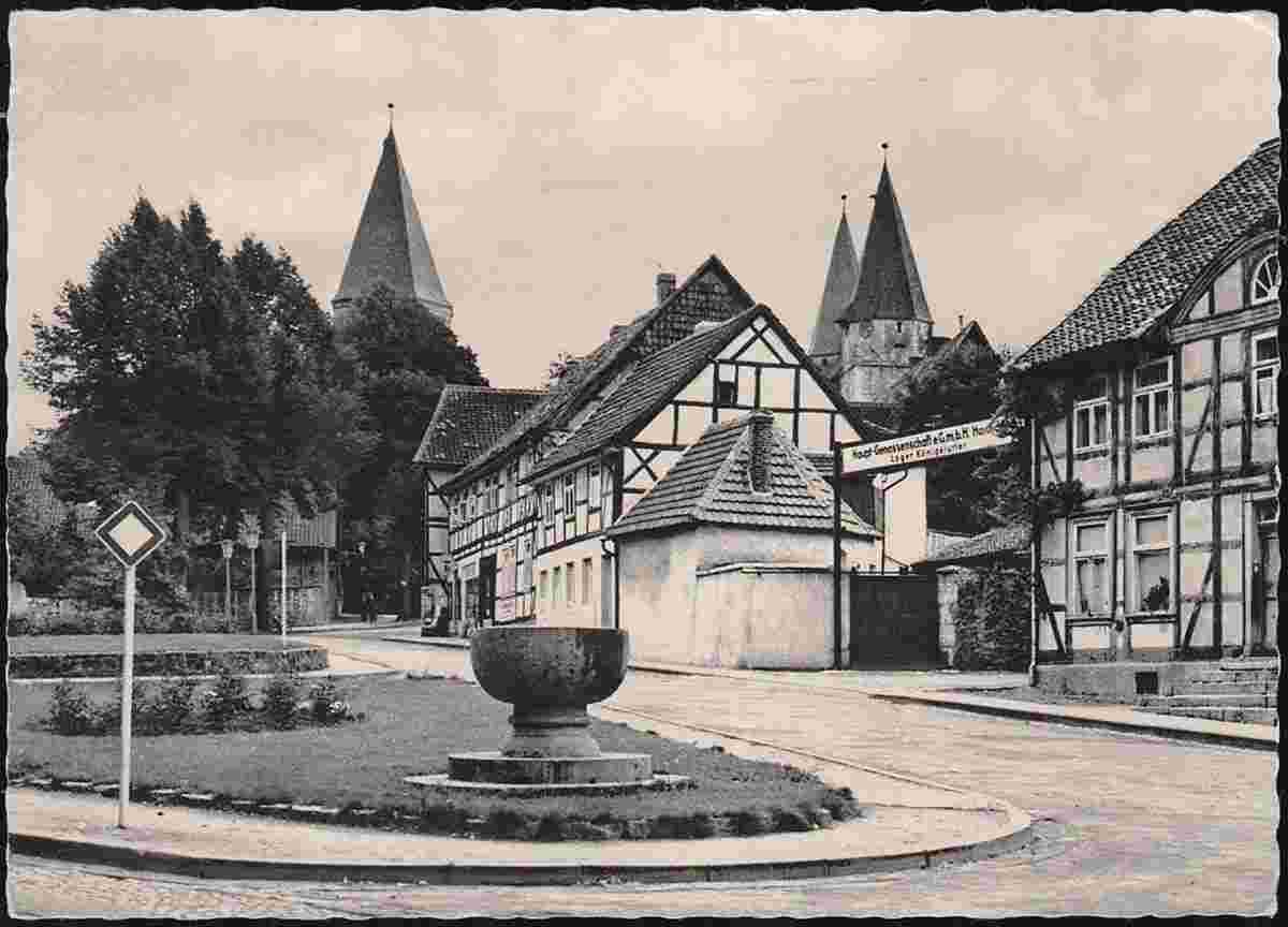 Königslutter. Blick auf Straße und Kaiserdom, 1968