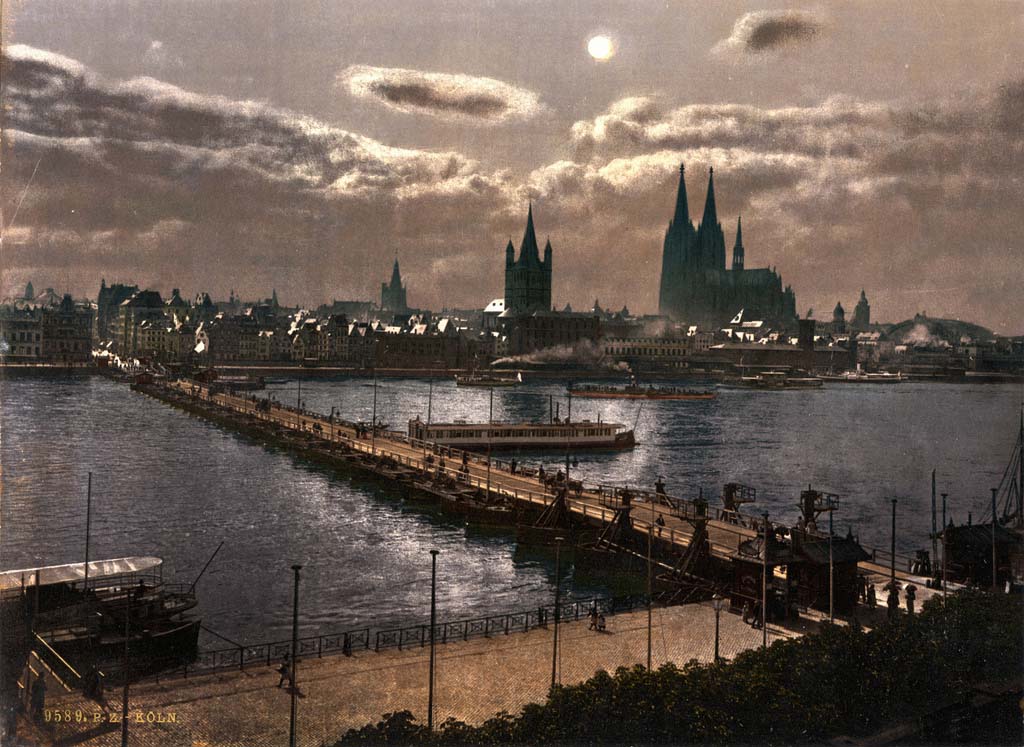 Köln. Mondhellen Nacht, panorama von Pontonbrücke