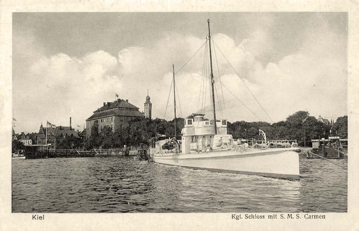 Kiel. Königliches Schloß mit S.M.S. 'Carmen'