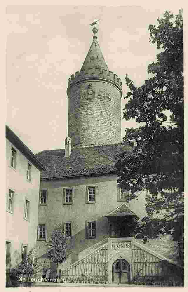 Kahla. Leuchtenburg, im Burghof, 1932