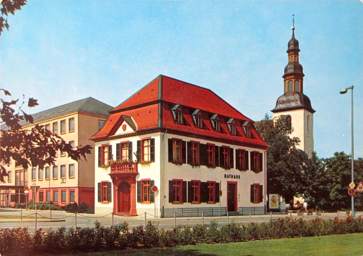 Lampertheim. Rathaus und Sankt Andreas Kirche, 1983