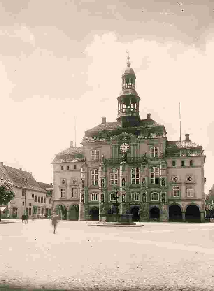 Lüneburg. Rathaus, Markt mit Marktbrunnen, um 1930