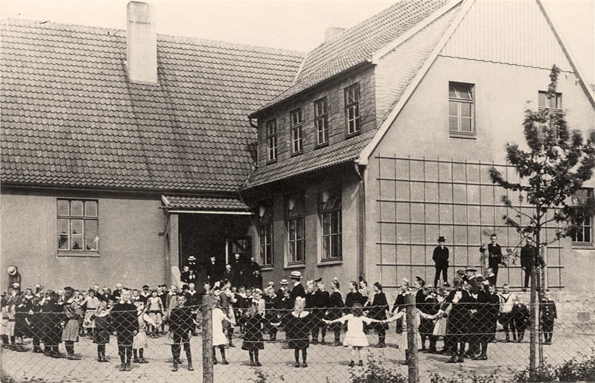 Langenberg (Gütersloh). Dorfschule, um 1920
