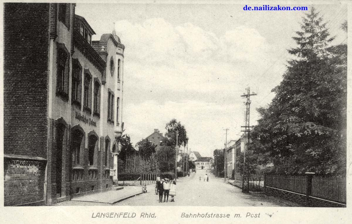 Langenfeld (Rheinland). Postamt am Bahnhofstraße