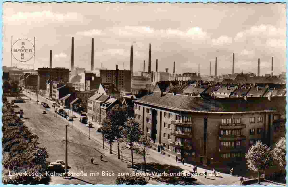 Leverkusen. Kölner Straße mit Blick zum Bayer Werk und Bayer Kreuz, 1960