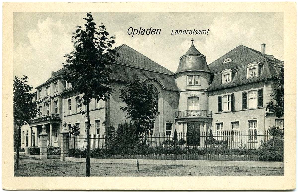 Leverkusen. Opladen - Landratsamt
