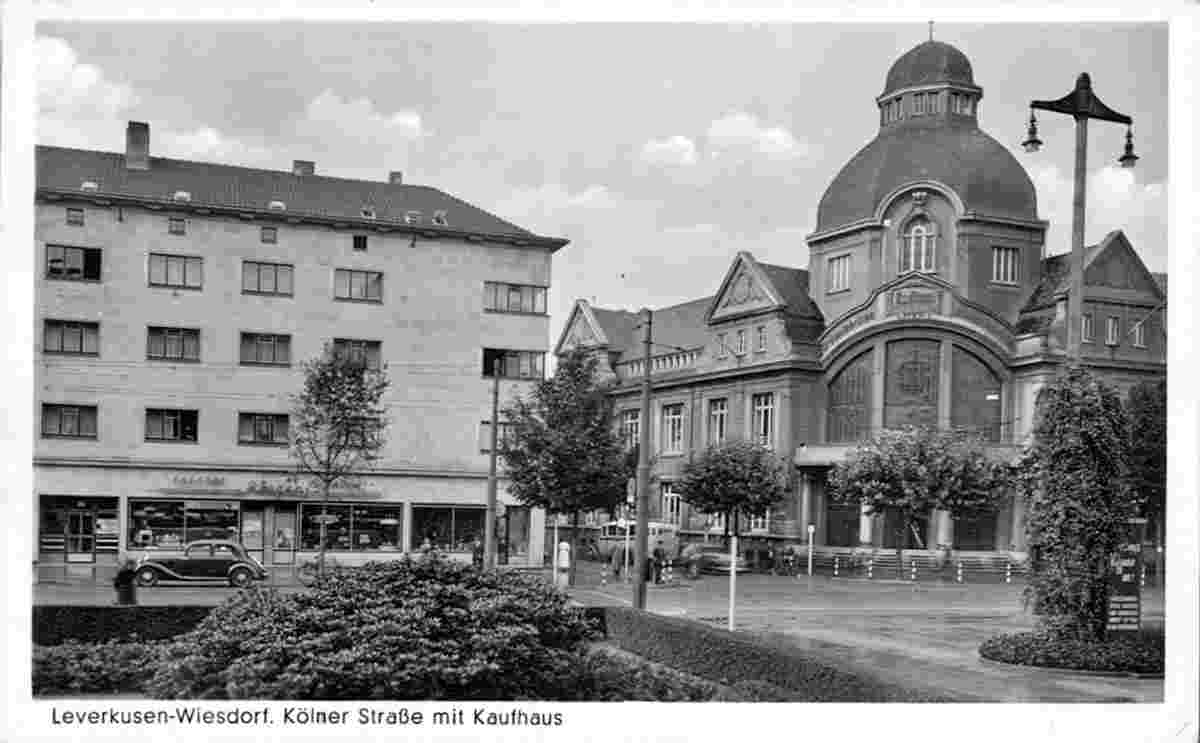 Leverkusen. Wiesdorf - Kölner Straße mit Kaufhaus, 1952