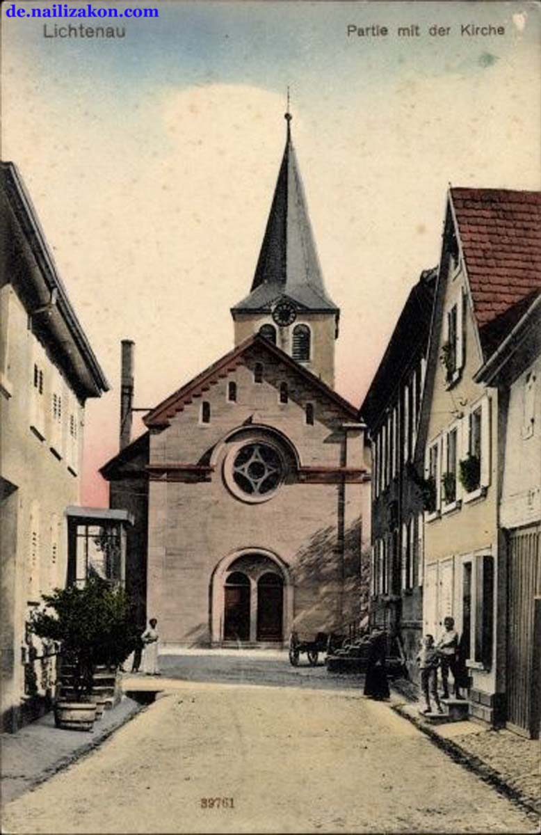 Lichtenau. Panorama von Stadtstraße und Kirche