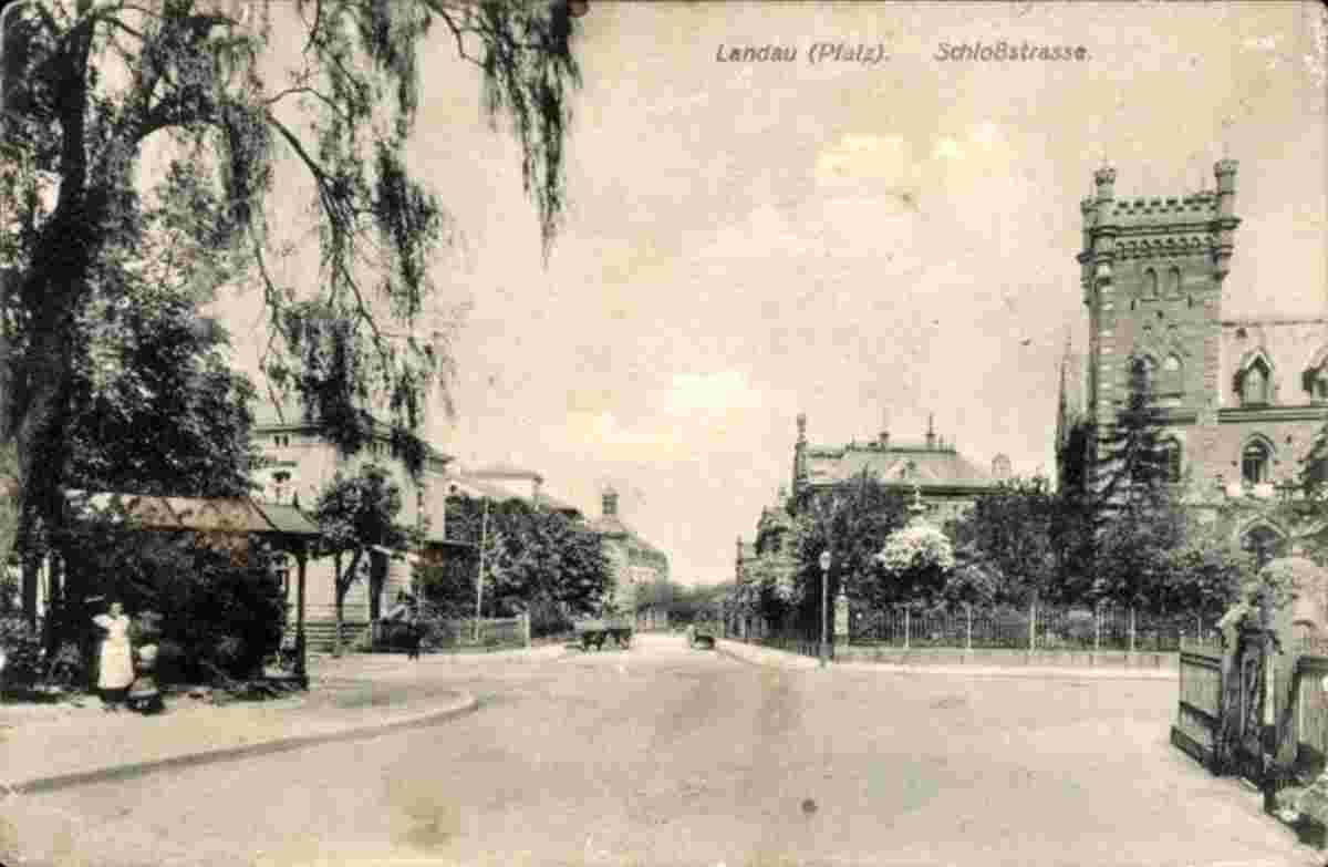 Landau. Schloßstraße, Passanten, Pferdekutschen, 1910