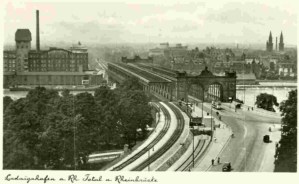 Ludwigshafen am Rhein. Straßenbahn am Rheinbrücke, 1940