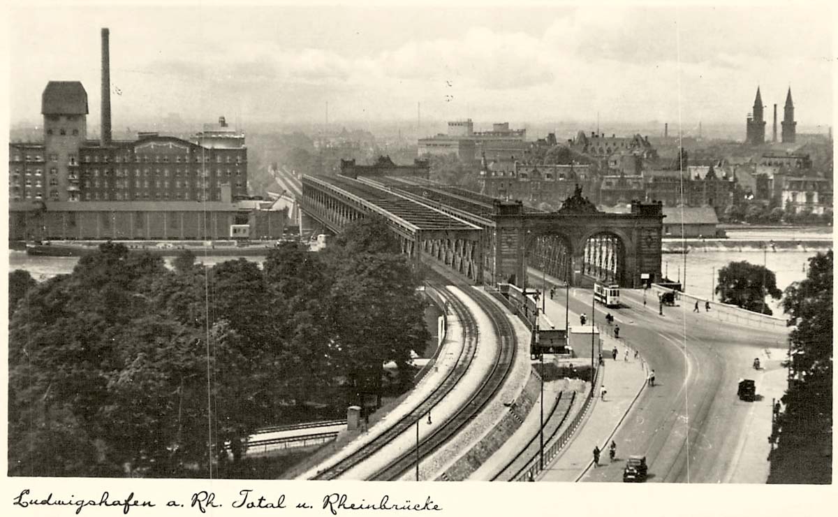 Ludwigshafen am Rhein. Straßenbahn am Rheinbrücke, 1940