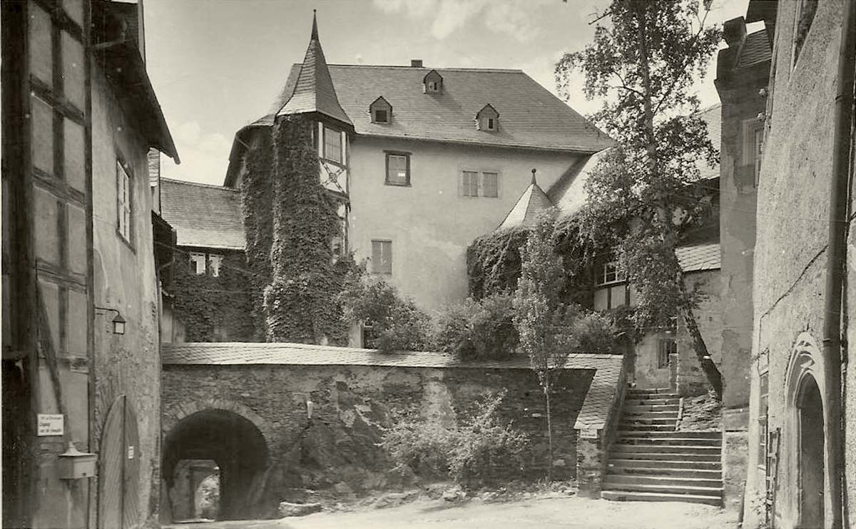 Leutenberg. Friedensburg bei Leutenberg, Burghof, 1956