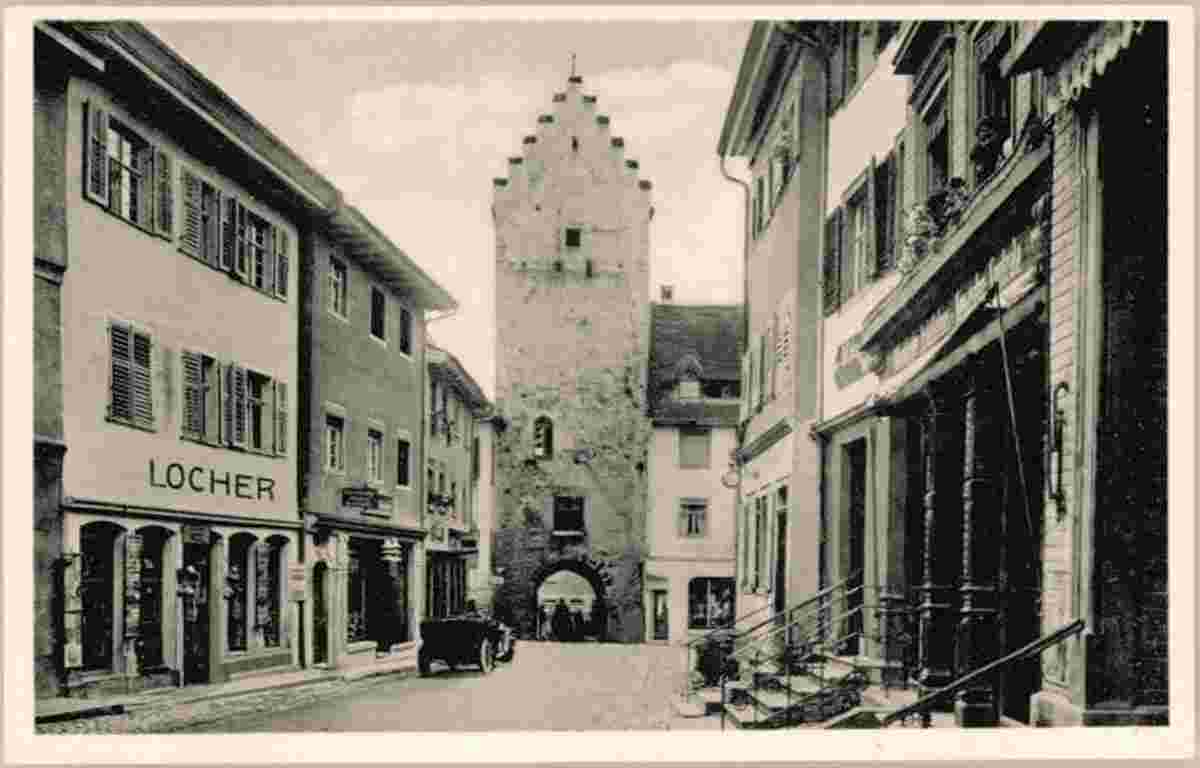 Markdorf. Kirchstraße und Turm mit Tor