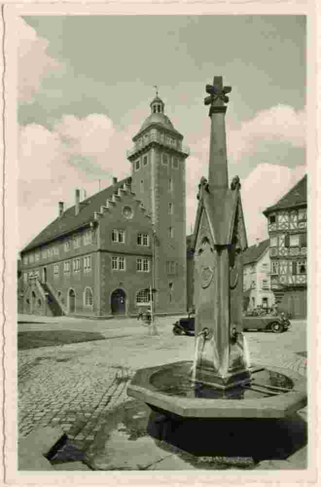 Mosbach. Rathaus mit Brunnen