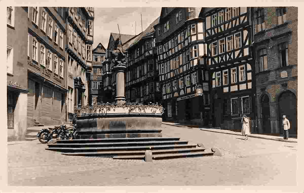 Marburg. Fachwerkhäuser und Marktbrunnen