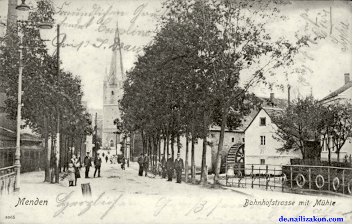 Menden (Sauerland). Bahnhofstraße mit Mühle, weg - Kirche, 1925