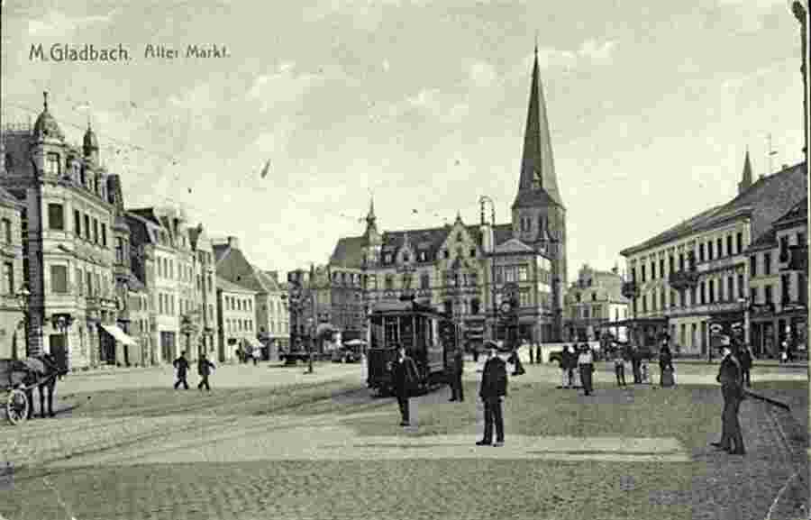 Mönchengladbach. Alter Markt, Straßenbahn, Kirche