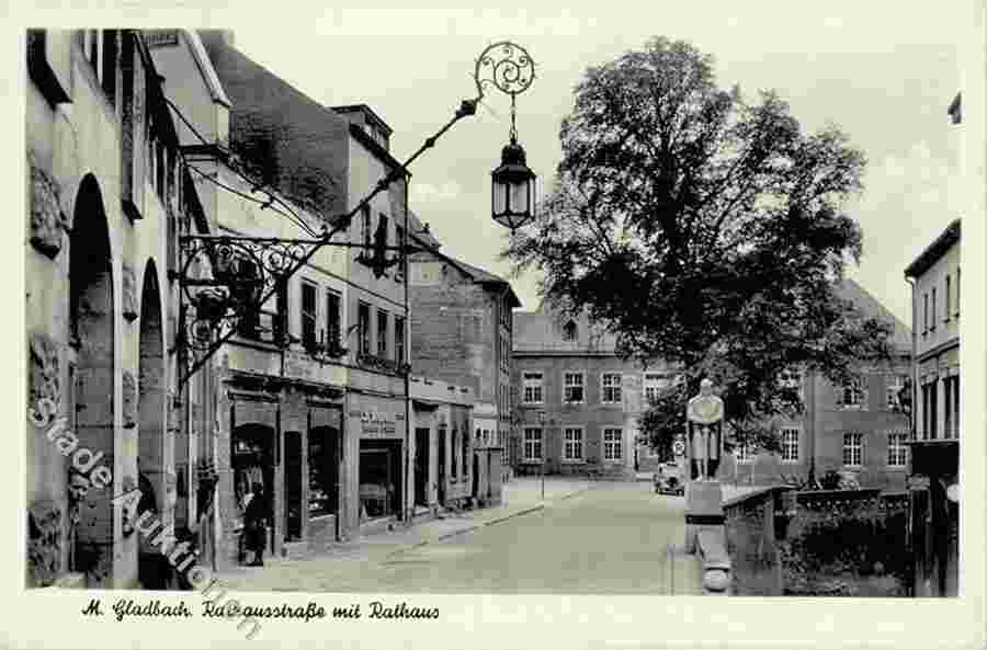 Mönchengladbach. Rathausstraße mit Rathaus