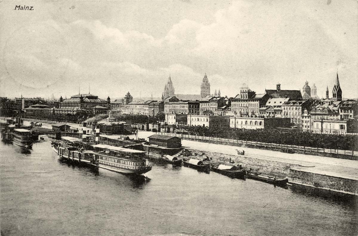 Mainz. Lastkähne und Boote am Pier, 1908