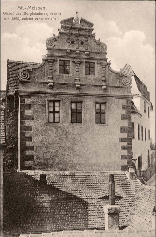 Meißen. Giebel des Burglehntores, erbaut um 1560, 1918