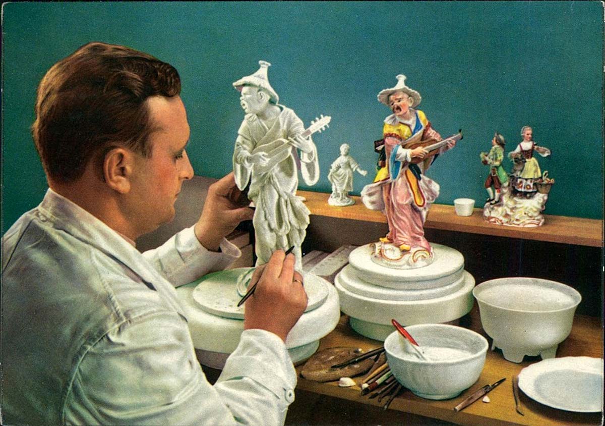 Meißen. Porzellan-Manufaktur - Bossierer am 'Malabar', 1968