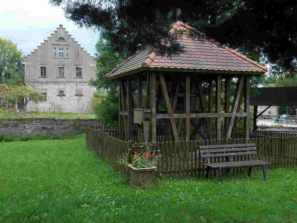 Molauer Land. Seidewitz - Glockenstuhl für die Glocke der 1965 abgerissenen Dorfkirche