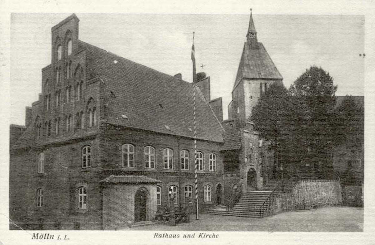 Mölln. Rathaus und kirche, 1914