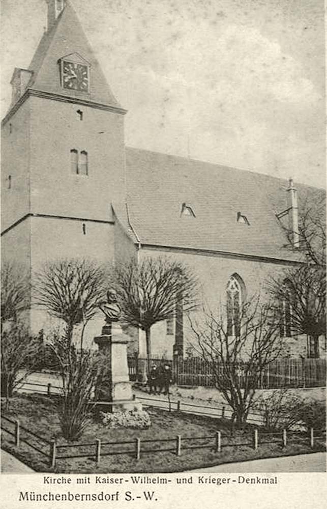 Münchenbernsdorf. Kirche mit Kaiser-Wilhelm- und Krieger Denkmal