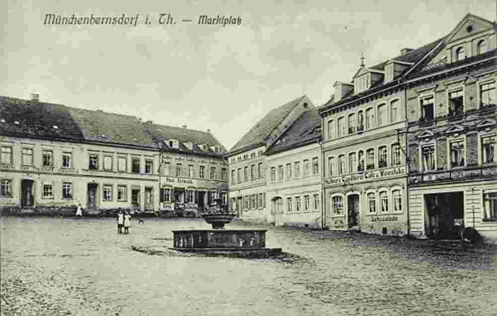 Münchenbernsdorf. Marktplatz