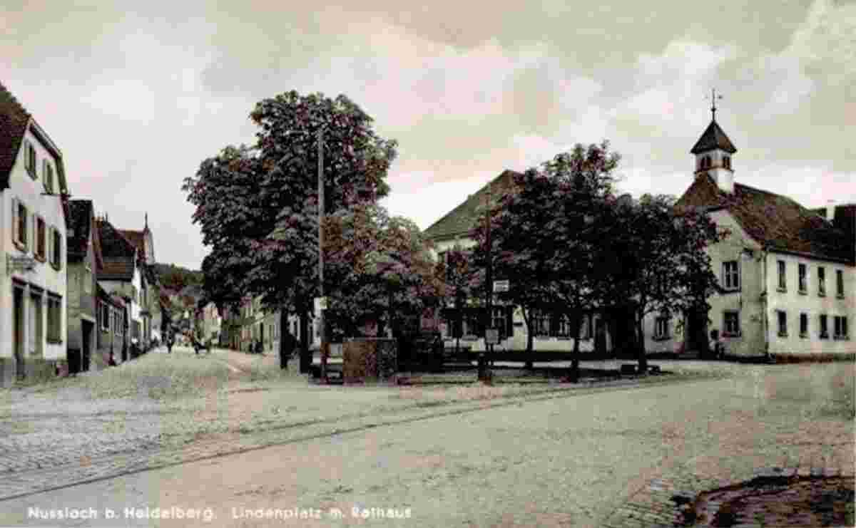 Nußloch. Lindenplatz mit Rathaus, 1942
