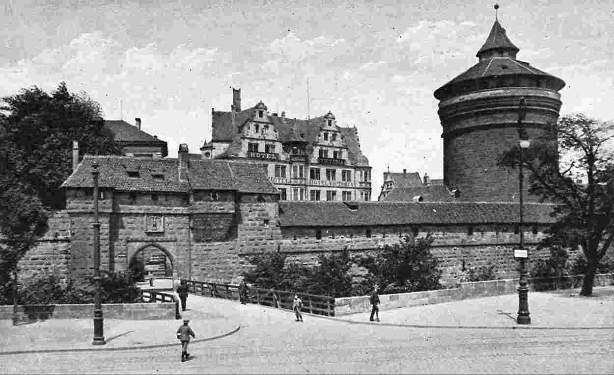 Nürnberg. Frauentor (Women's Gate)