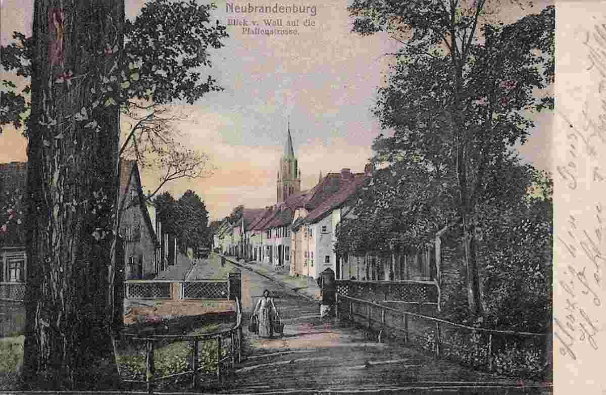Neubrandenburg. Blick vom Wall auf die Pfaffenstraße, 1906