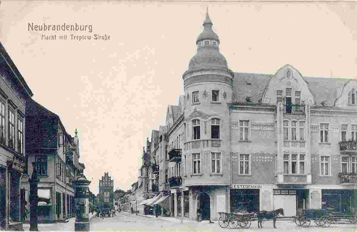 Neubrandenburg. Markt mit Treptow Straße, 1924