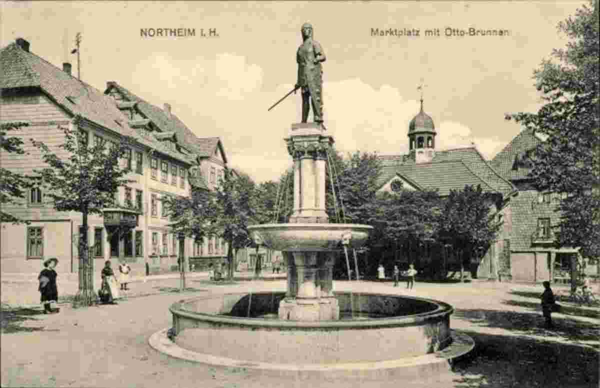 Northeim. Marktplatz mit Otto-Brunnen