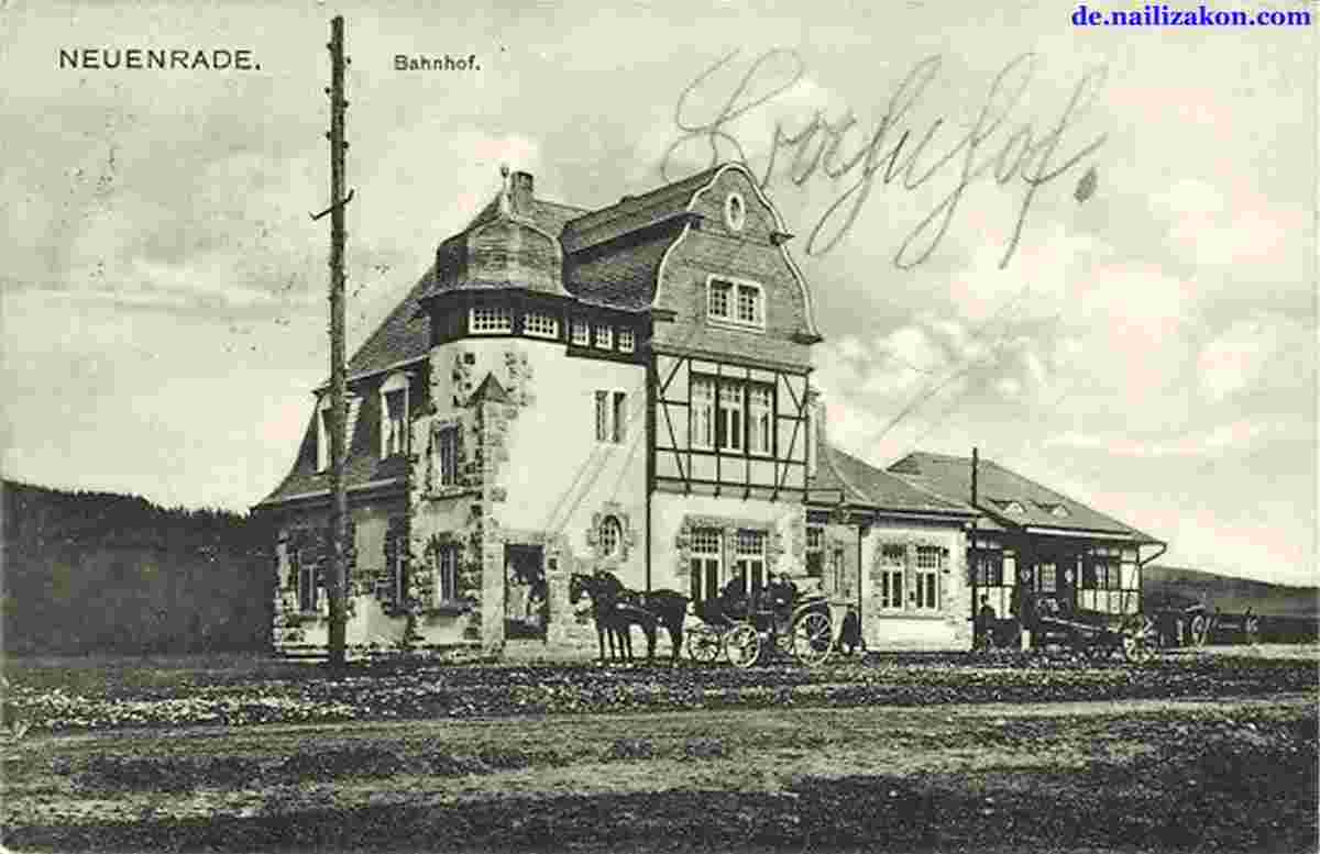 Neuenrade. Pferdekutschen an Bahnhofplatz, 1912