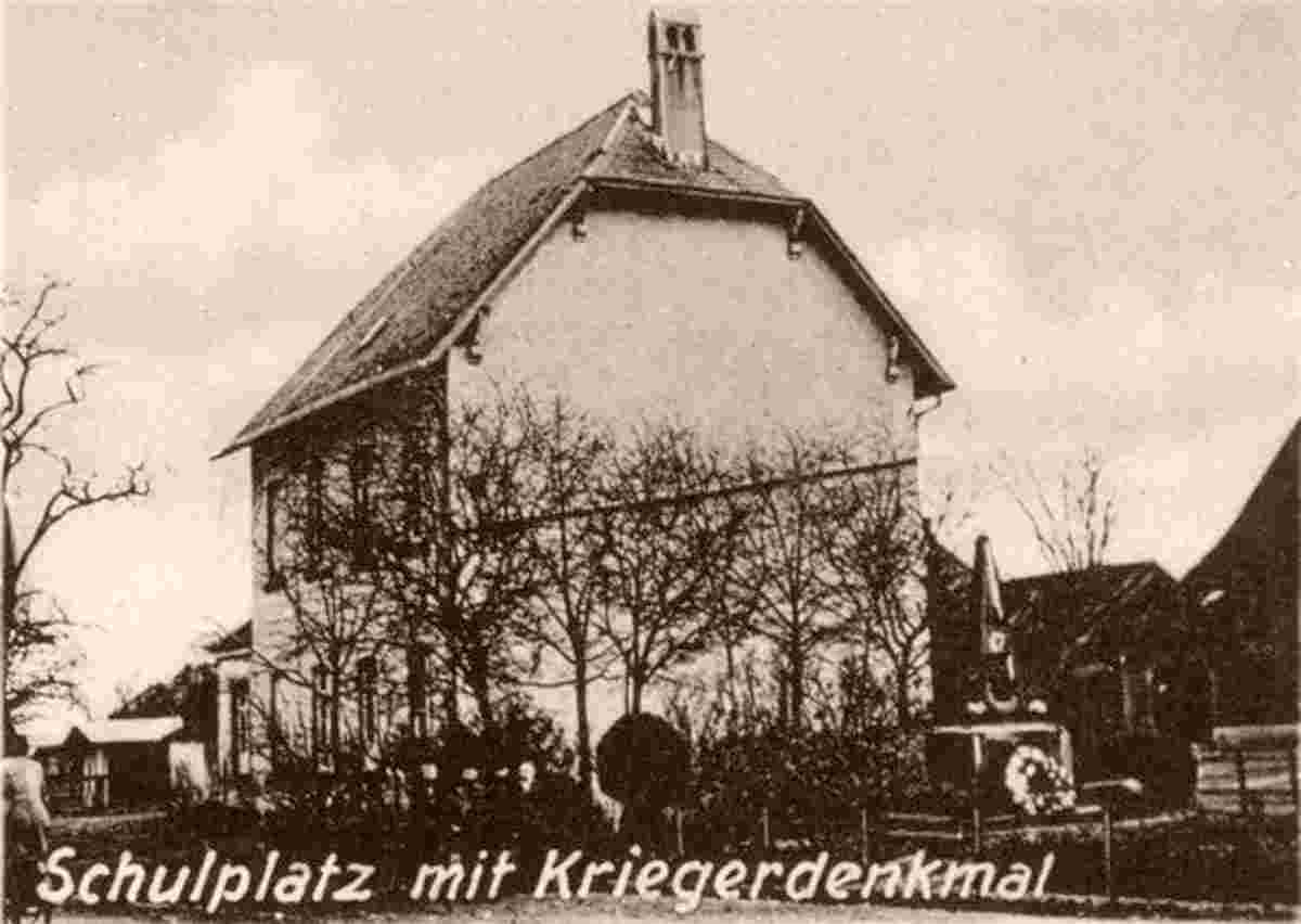 Niederzier. Oberzier - Schulplatz und Kriegerdenkmal, 1938