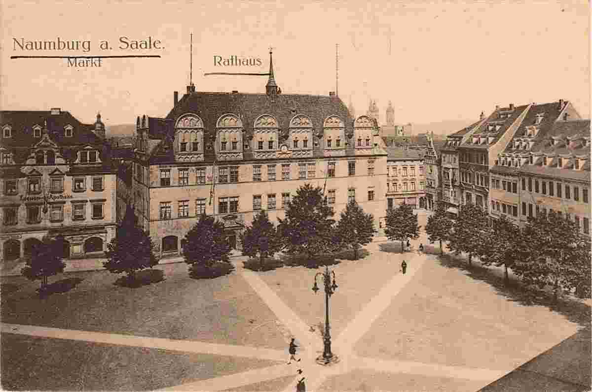 Naumburg (Saale). Marientor und Litfaßsäule