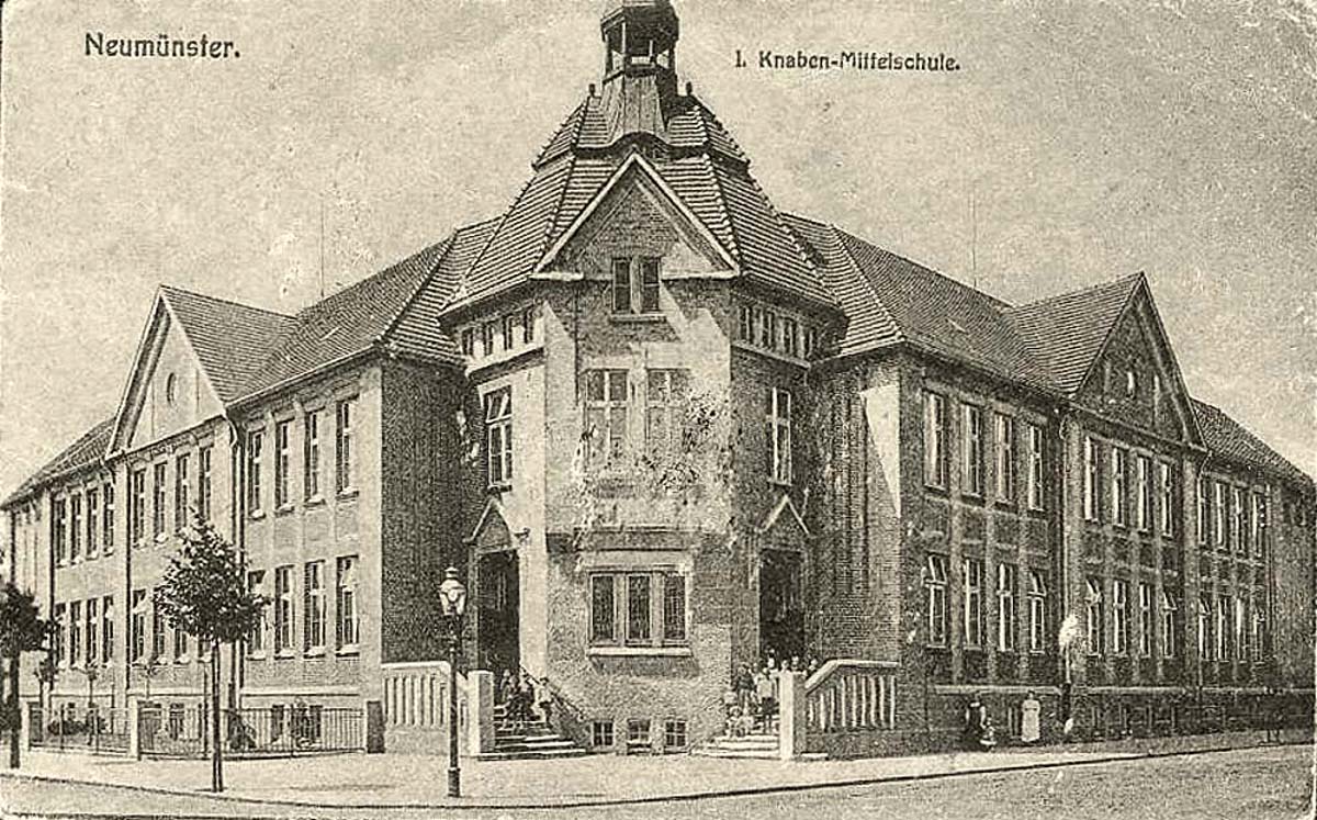 Neumünster. Knaben-Mittelschule, um 1915
