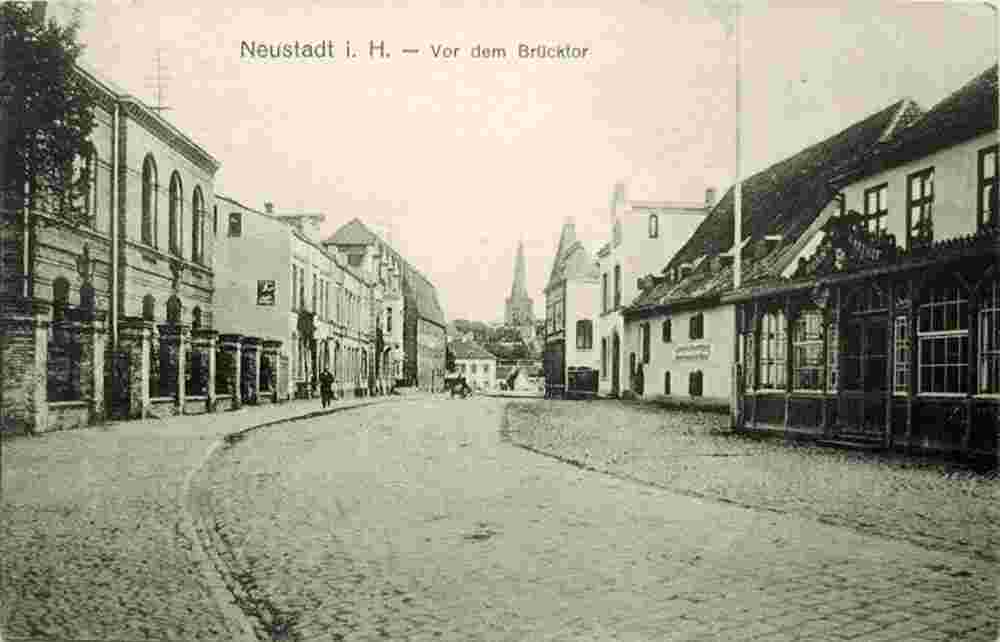 Neustadt. Vor dem Brücktor