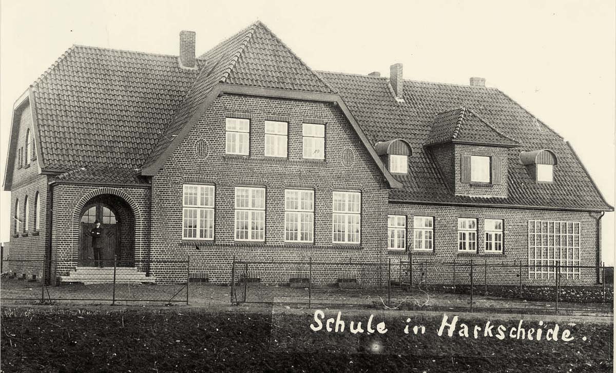 Norderstedt. Harksheide - Die zweite Schule in Harksheide an der Ulzburger Strasse, erbaut 1915