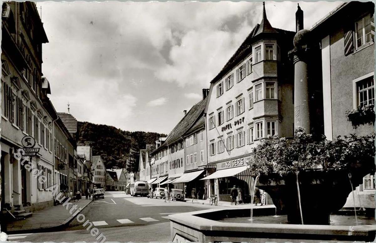 Oberndorf am Neckar. Hotel Post, Brunnen