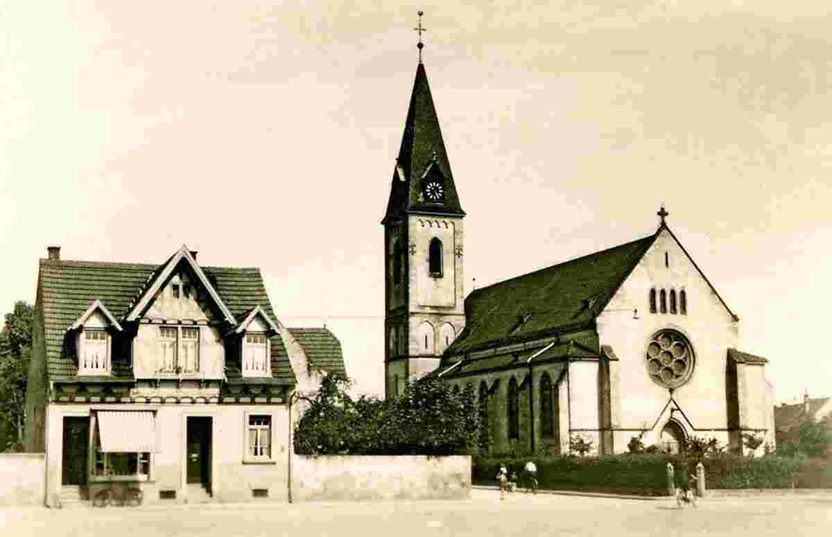 Oftersheim. Modehaus Bratke neben der Kirche St Kilian, 1950er Jahre
