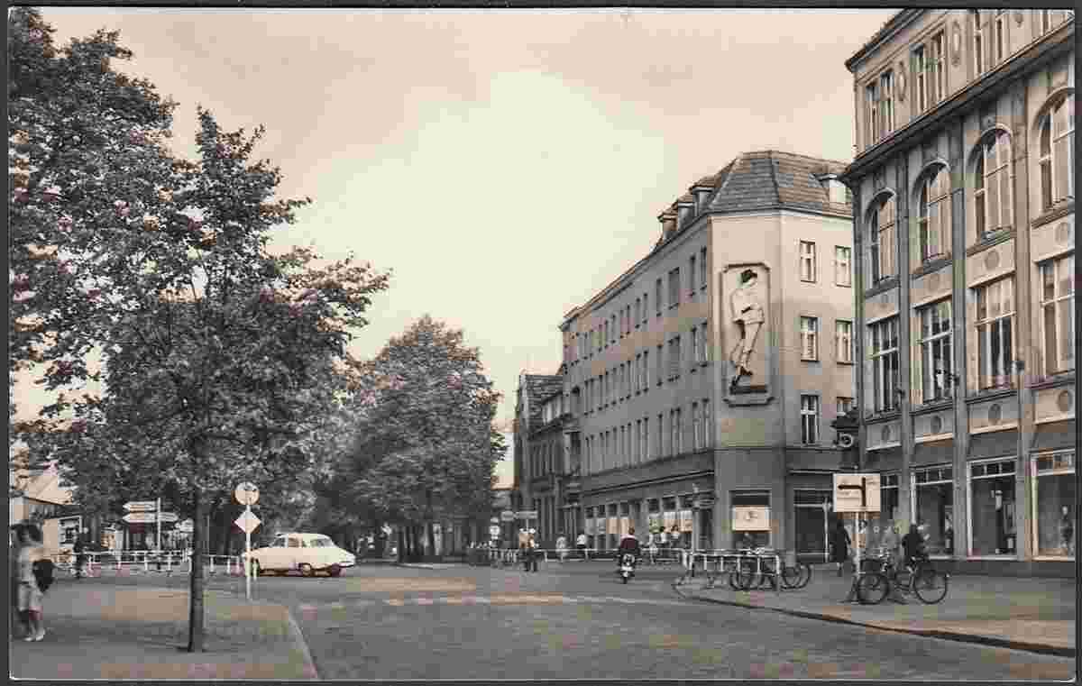 Oranienburg. Straße des Friedens, 1974