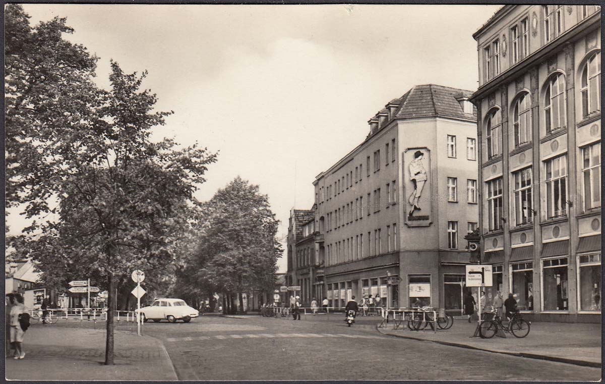 Oranienburg. Straße des Friedens, 1974
