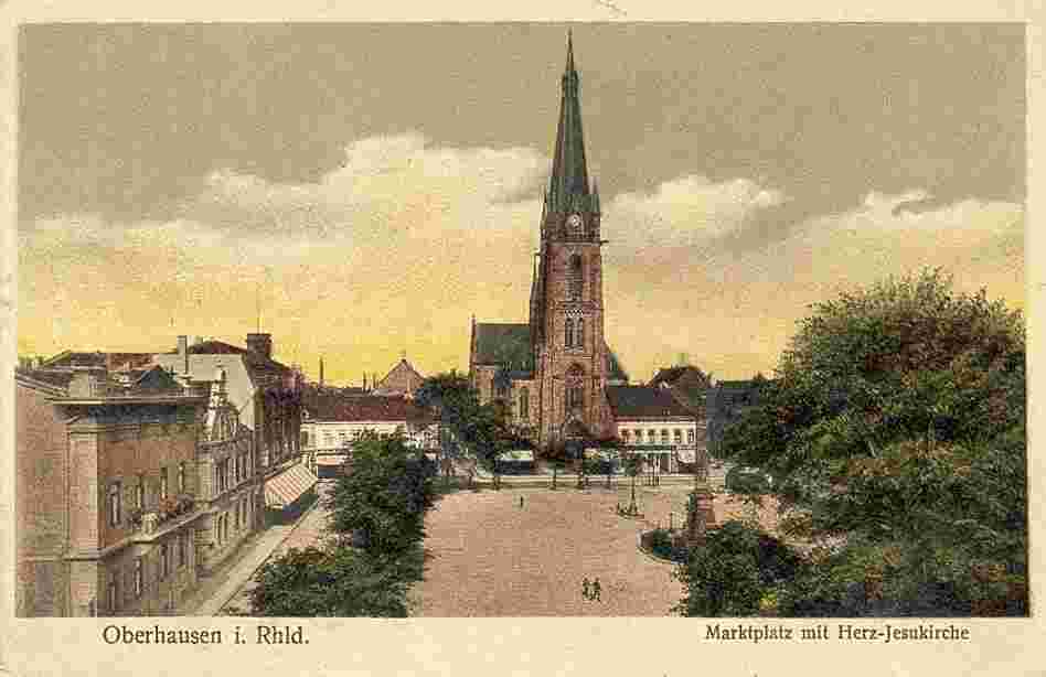 Oberhausen. Marktplatz mit Herz-Jesu Kirche