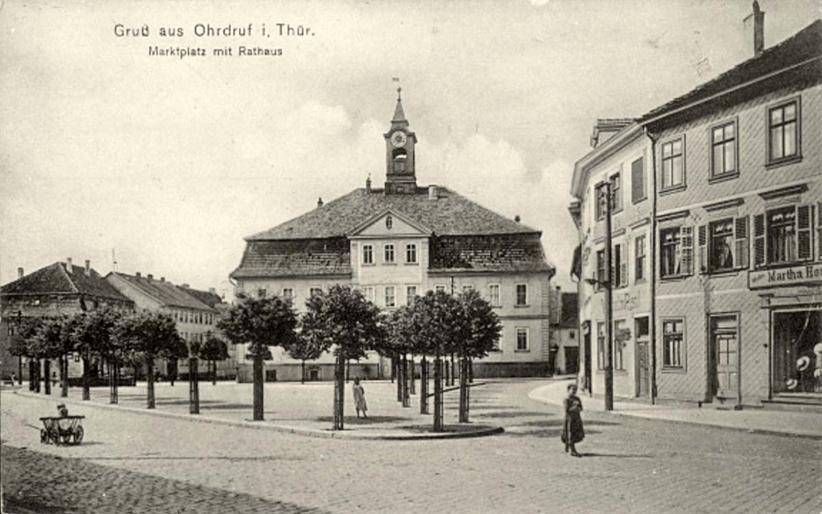 Ohrdruf. Marktplatz mit Rathaus