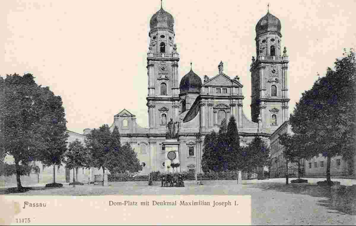 Passau. Domplatz mit Denkmal Maximilian Joseph I, 1900