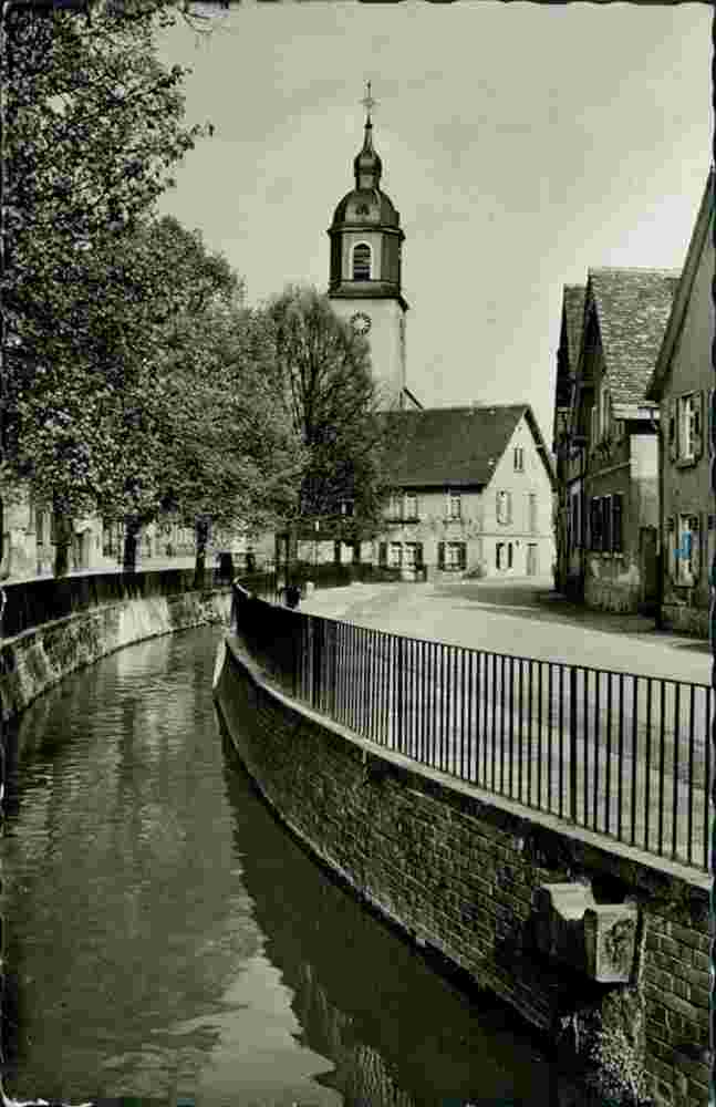 Pfungstadt. Fluss Modau und evangelische Kirche, 1962