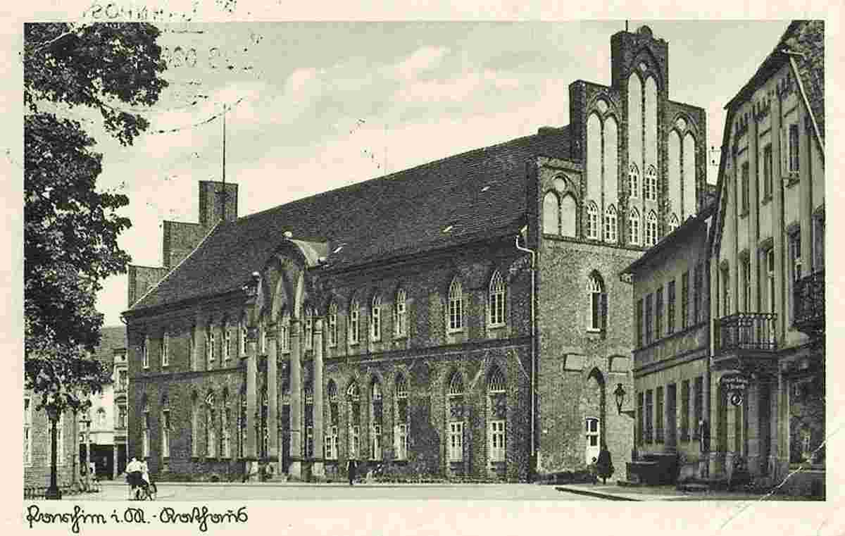 Parchim. Rathaus, rechts - Frisier Salon, 1943